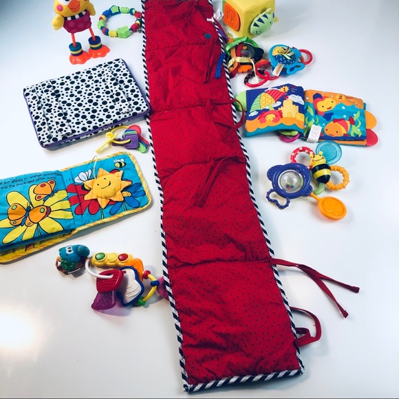 Whoozit Crib Activity Center & Infant Toys - Picture 6 of 8